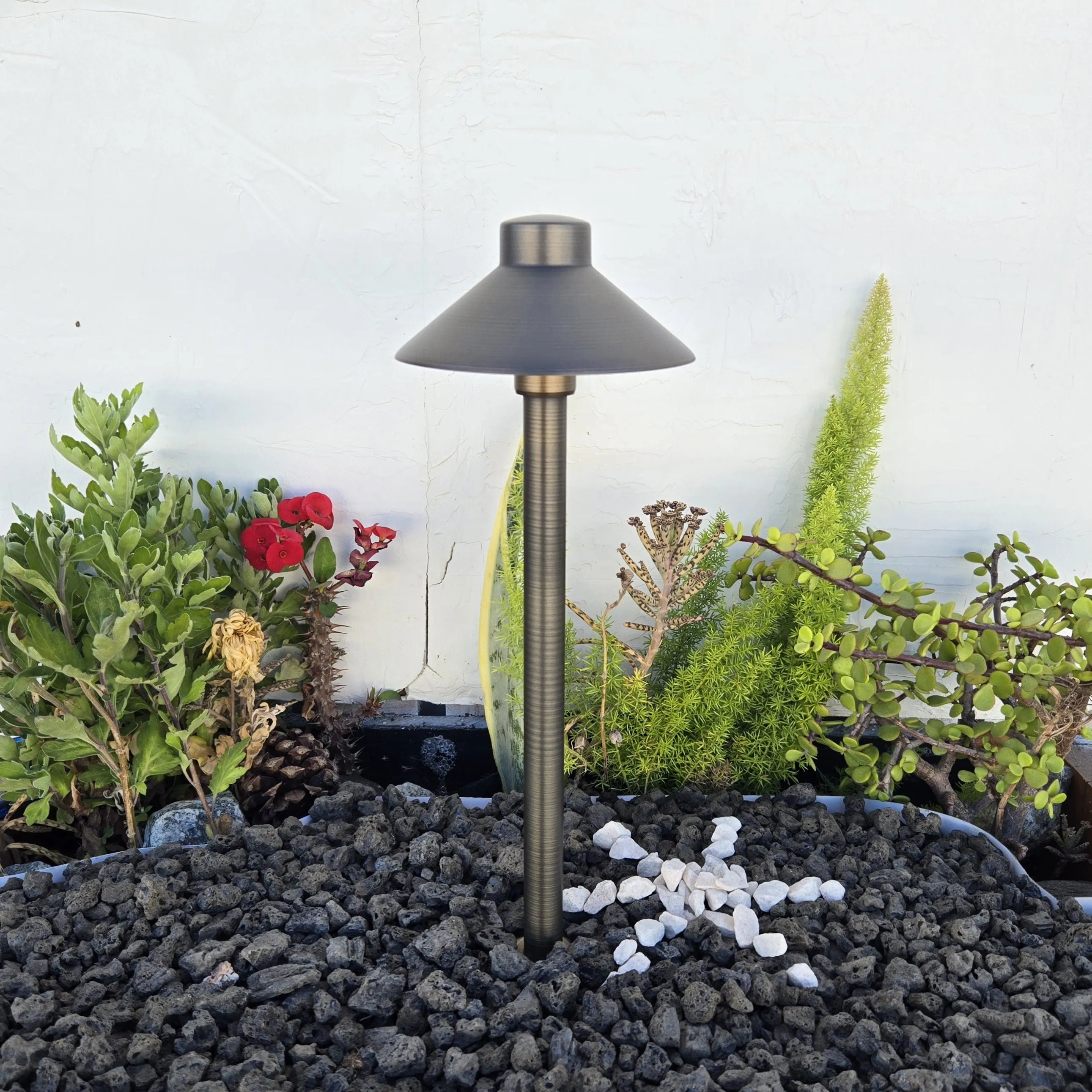 Auvent  Solid Cast Brass Mini Pathway Light Natural Bronze