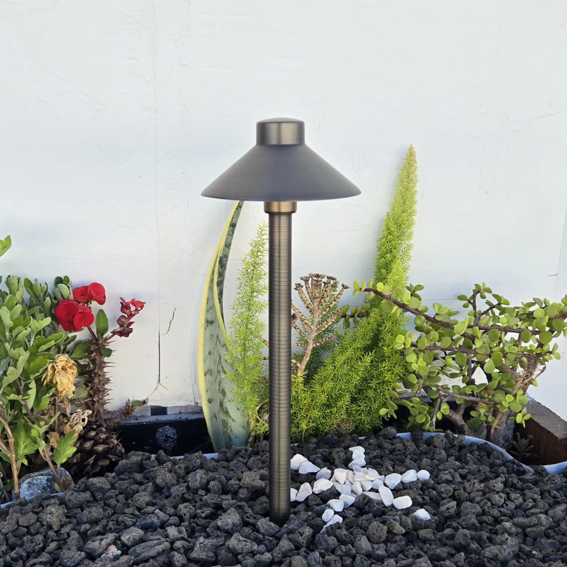 Auvent  Solid Cast Brass Mini Pathway Light Natural Bronze