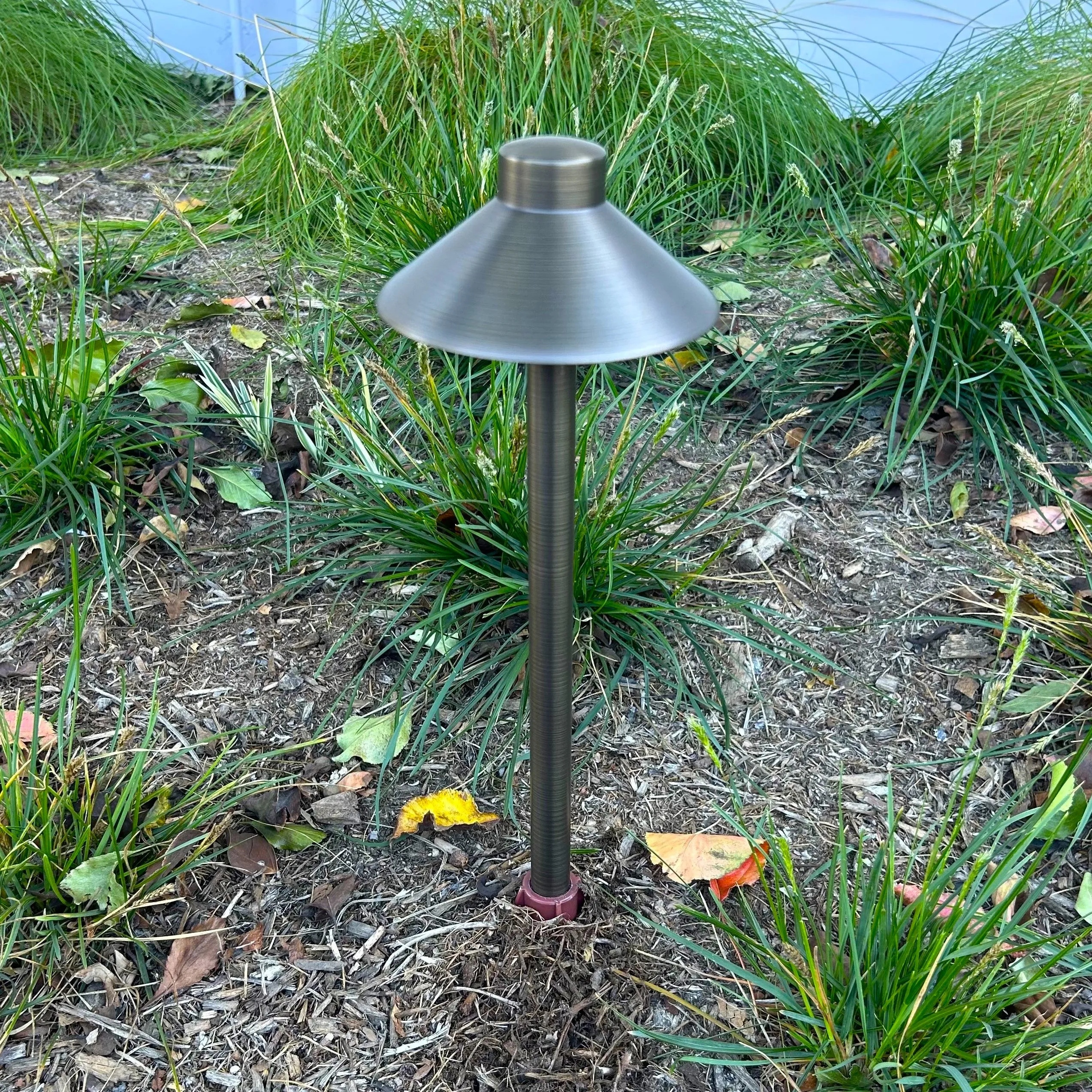 Auvent  Solid Cast Brass Mini Pathway Light Natural Bronze