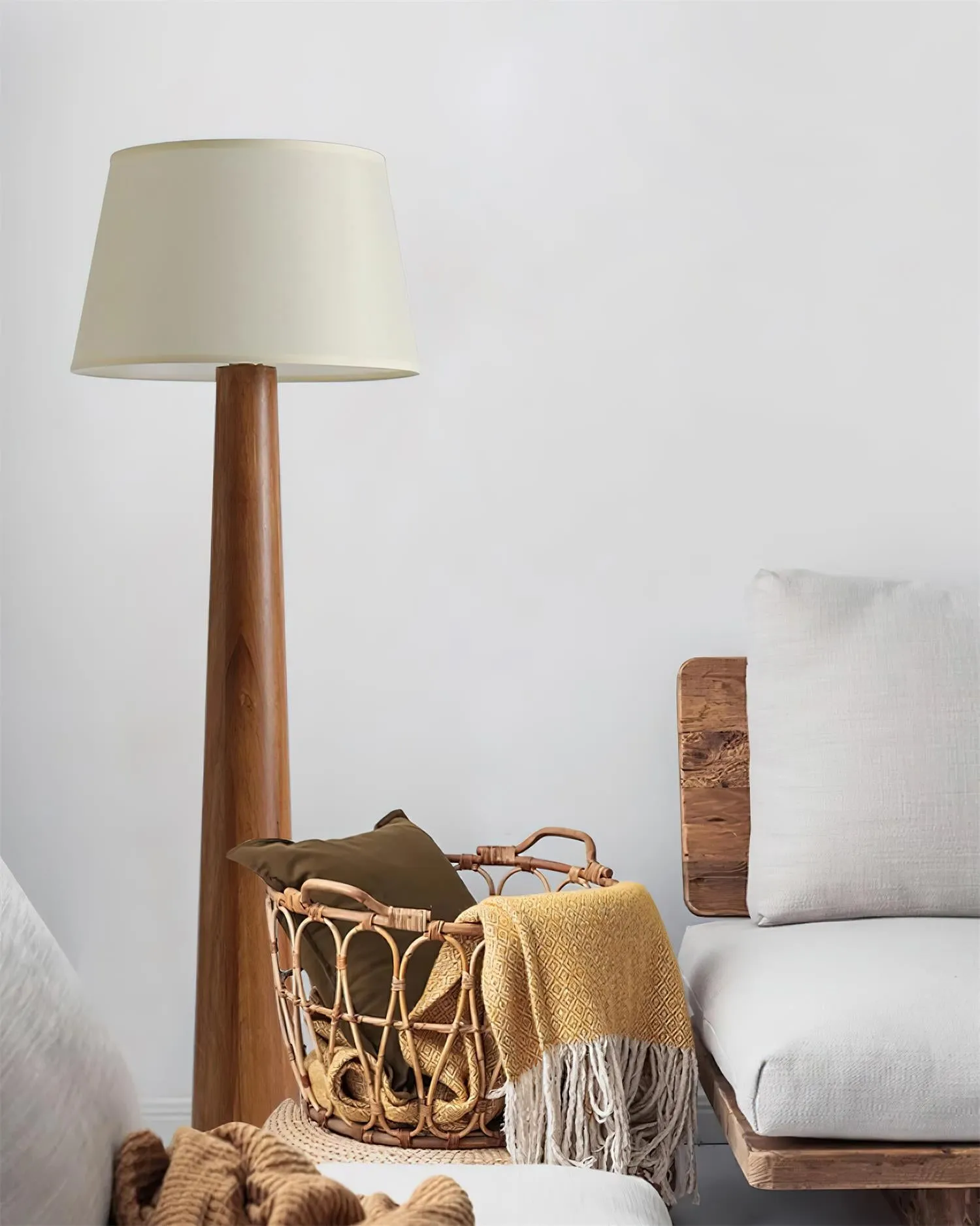 Malva Wood Floor Lamp