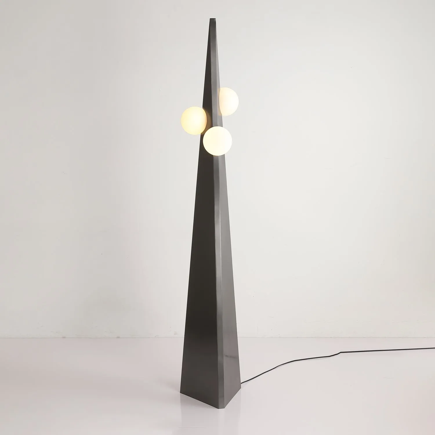 Noir Roy Floor Lamp