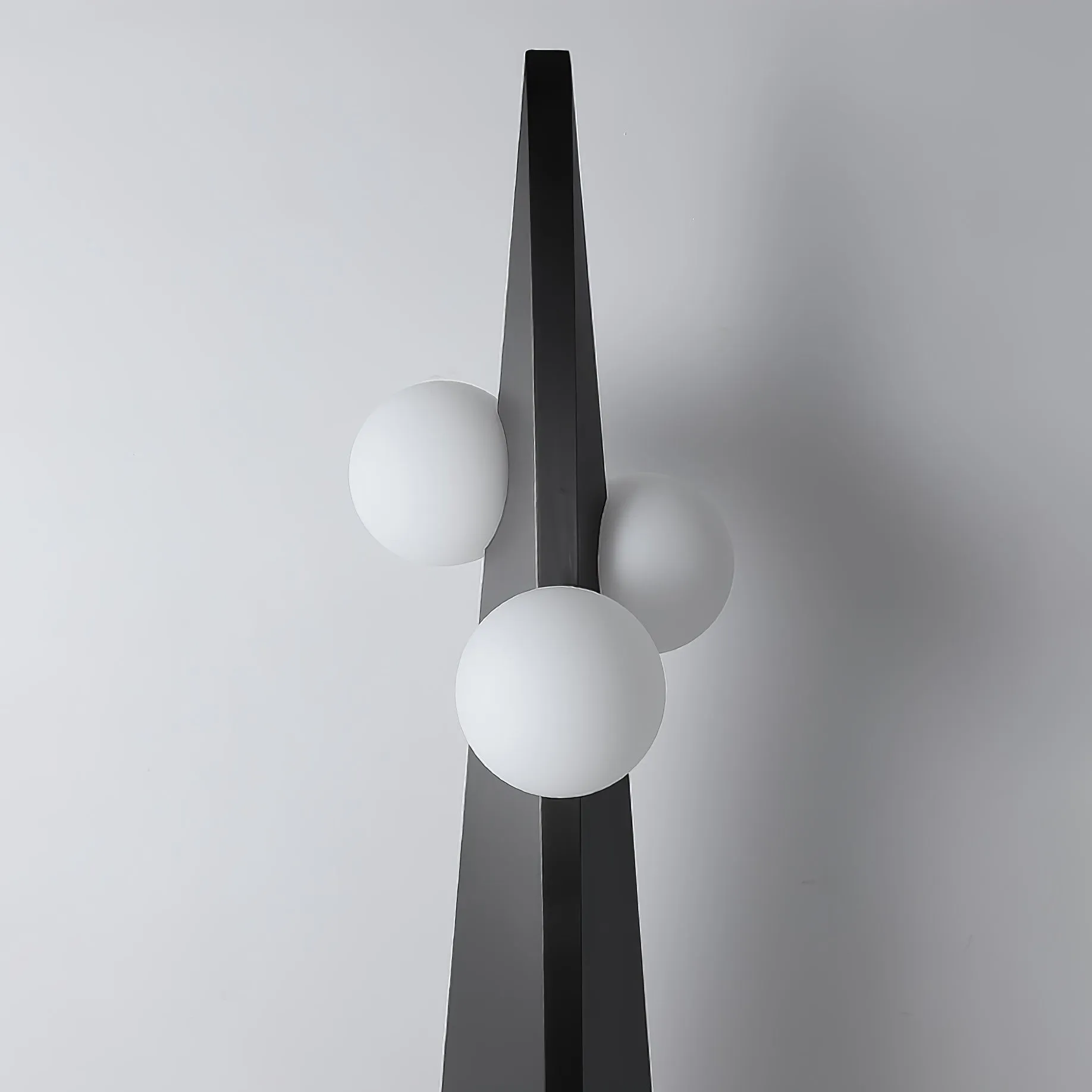 Noir Roy Floor Lamp